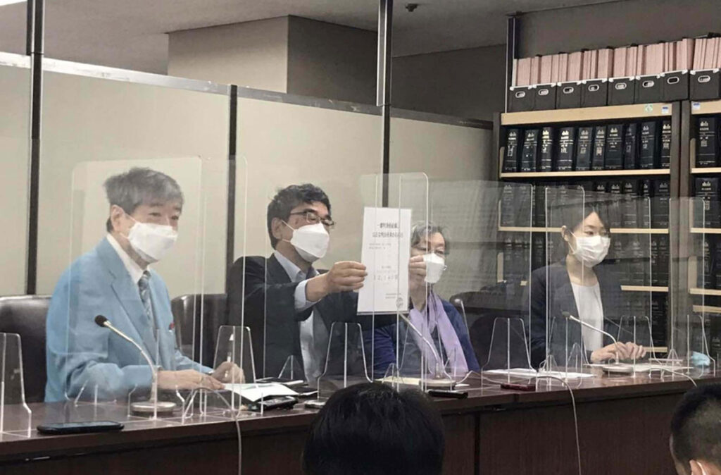5月20日 一審判決破棄・公正判決を求め東京高裁に署名第1次分を提出
